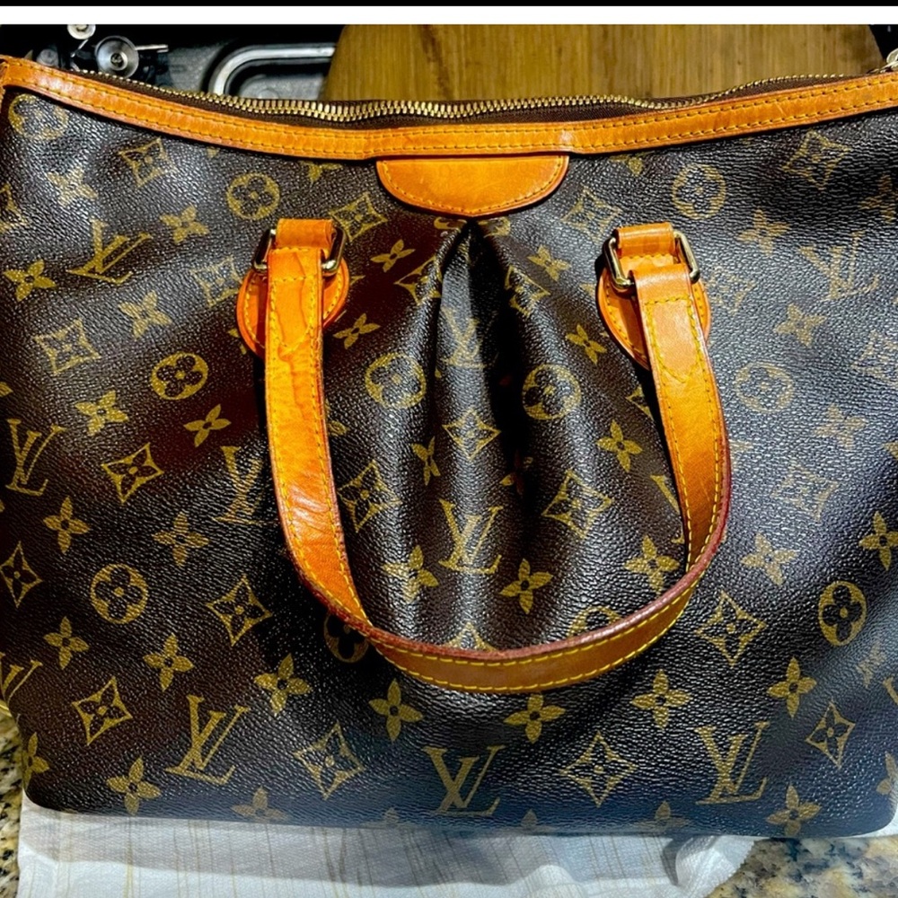 Authentic LV - Picture 3 of 9
